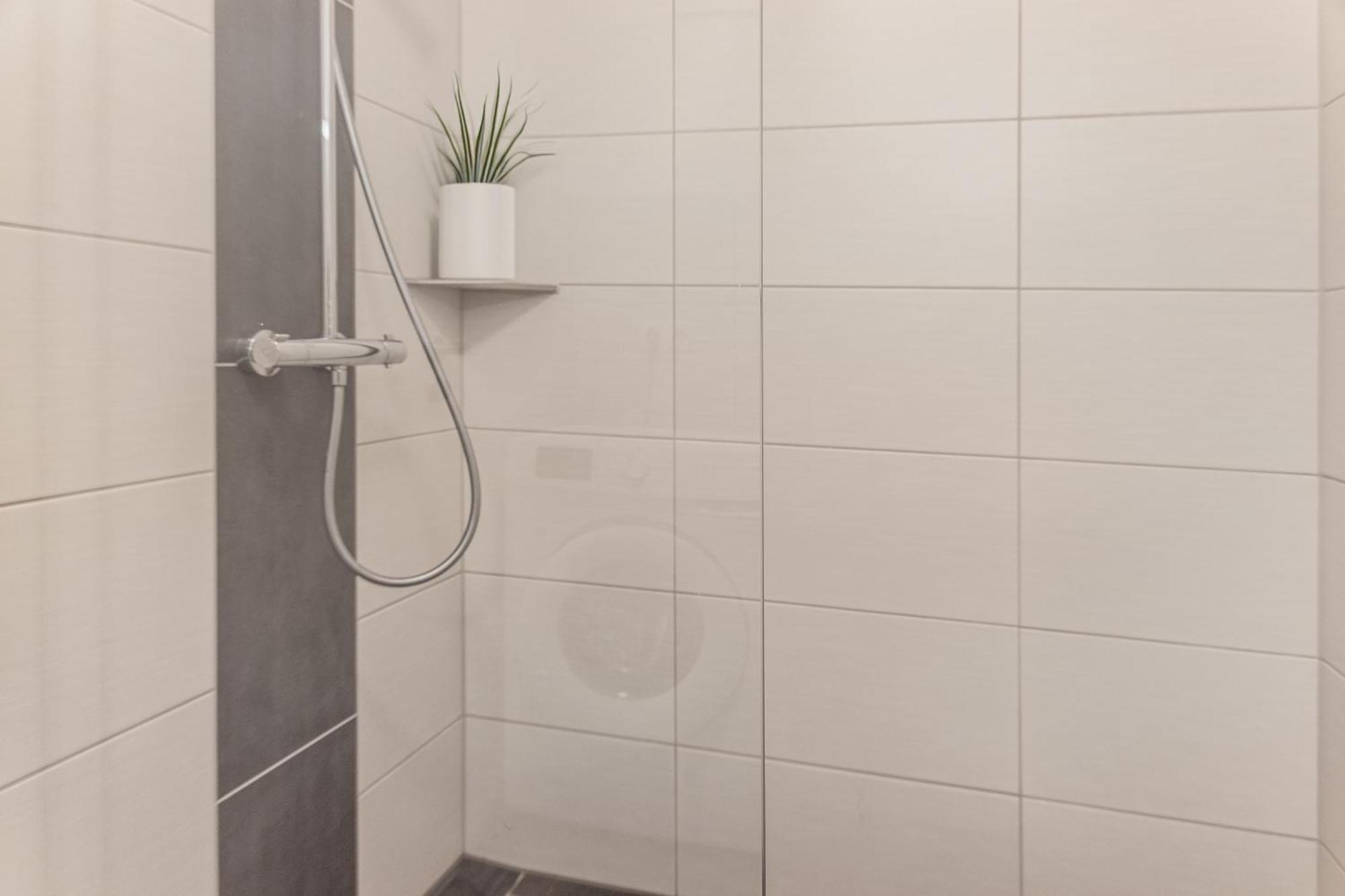 Wittmunder Strasse 24A 50231 Apartment Каролинензил Екстериор снимка